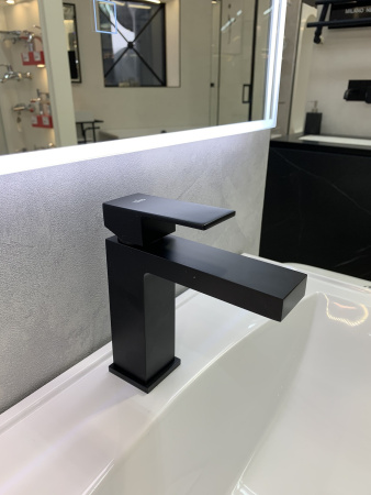 Смеситель для раковины Timo Selene черный 2061/03F